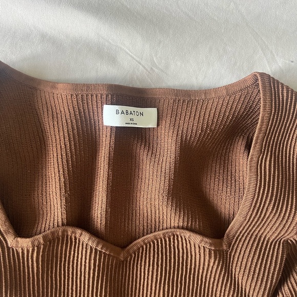 ❌sold Aritzia Babaton Sculpt Knit Longsleeve Size XS Epicurean brown - Picture 4 of 7